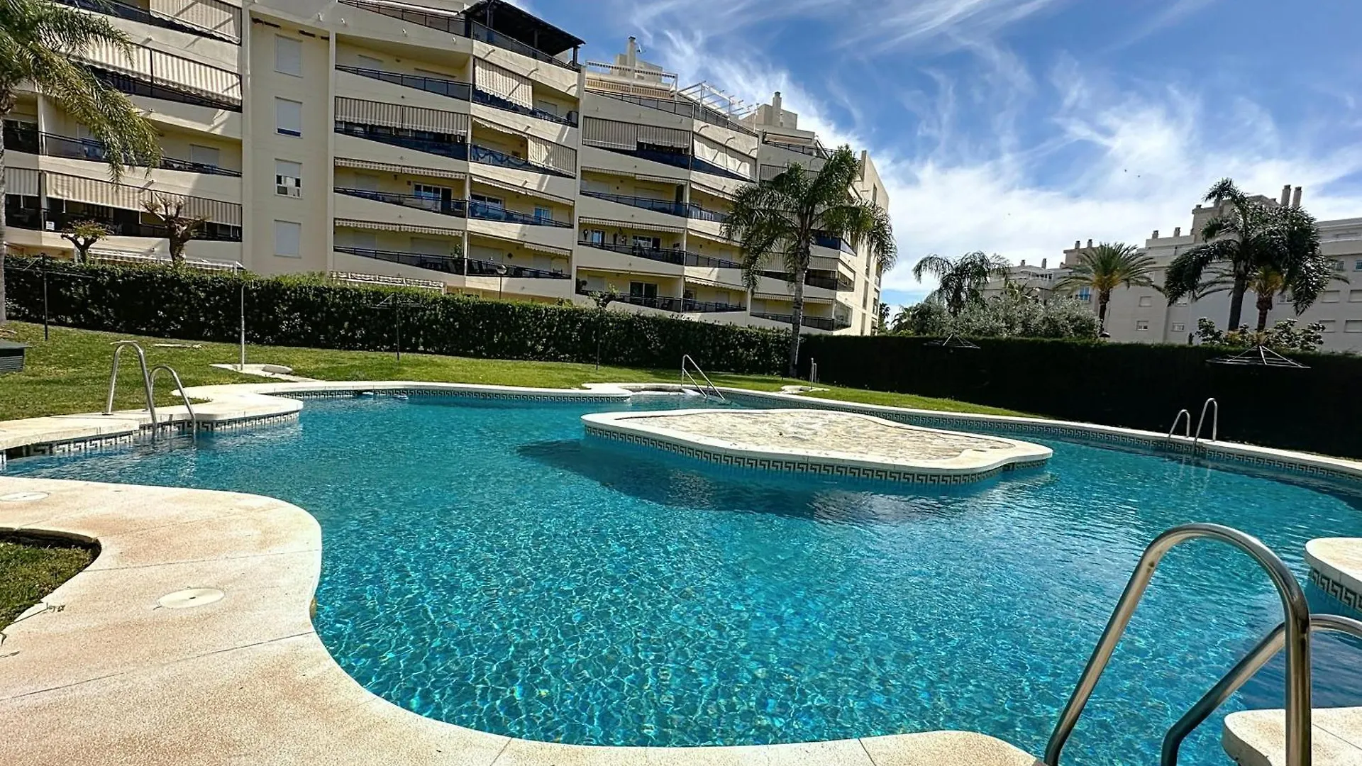 Daire 600 M Beach, Pool, Terrace, Wifi, 1 Bedroom Torremolinos